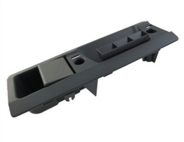 Acceder a la pieza Manilla interior gris, portón trasero