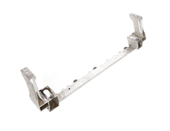 Acceder a la pieza Traviesa frente inferior, aluminio